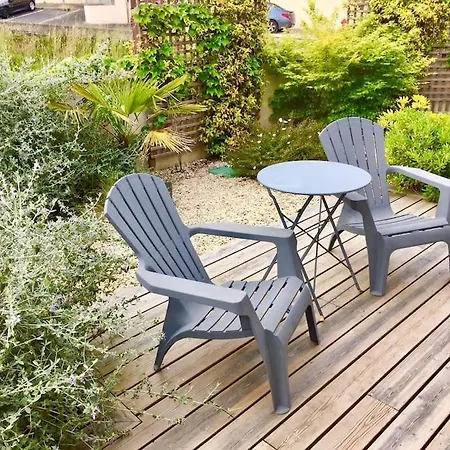 With A Terrasse *